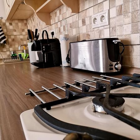 Cozyhome The Castle Apartment - Spacious, Quiet, High Ceiling Bratislava Luaran gambar