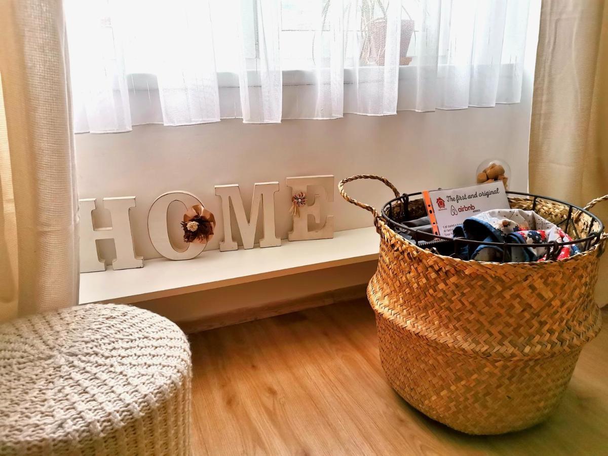 Cozyhome The Castle Apartment - Spacious, Quiet, High Ceiling Bratislava Luaran gambar