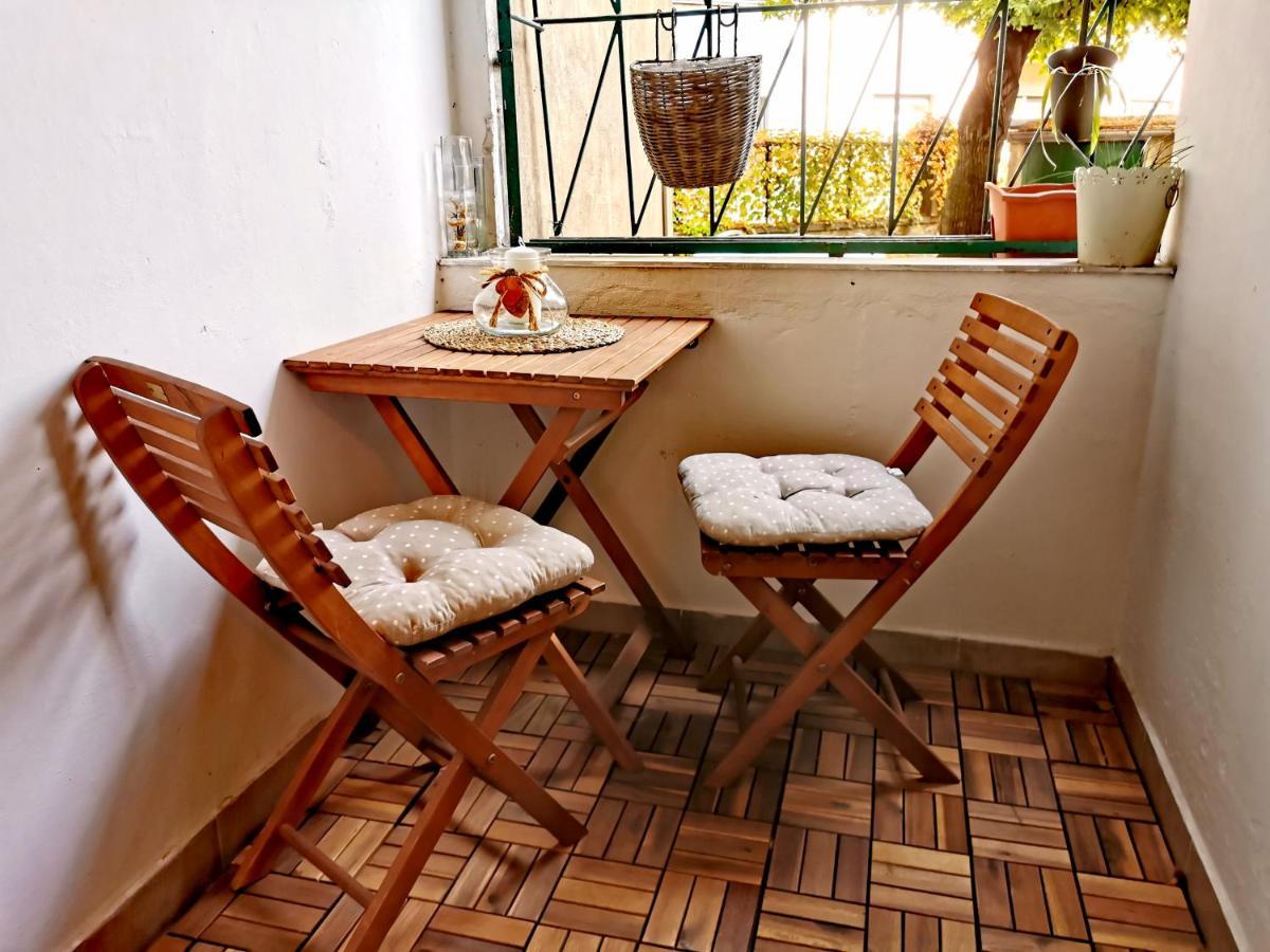 Cozyhome The Castle Apartment - Spacious, Quiet, High Ceiling Bratislava Luaran gambar